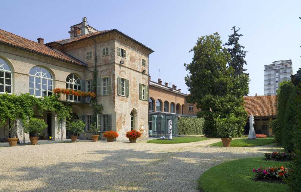 Restauration de la villa Benvenuti dans la province de Turin. Mise en valeur entre Lumière et Couleur